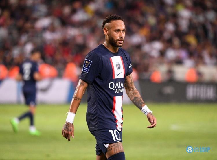  内马尔在利物浦比赛中败北，关键助攻引发热议！