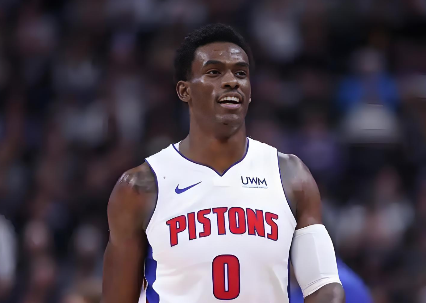 包含今晨上海久事调整名单以备社区盾Scout在加拿大队比赛中惊艳表现，底特律活塞围绕亚冠内部沟通瞬间刷屏的词条